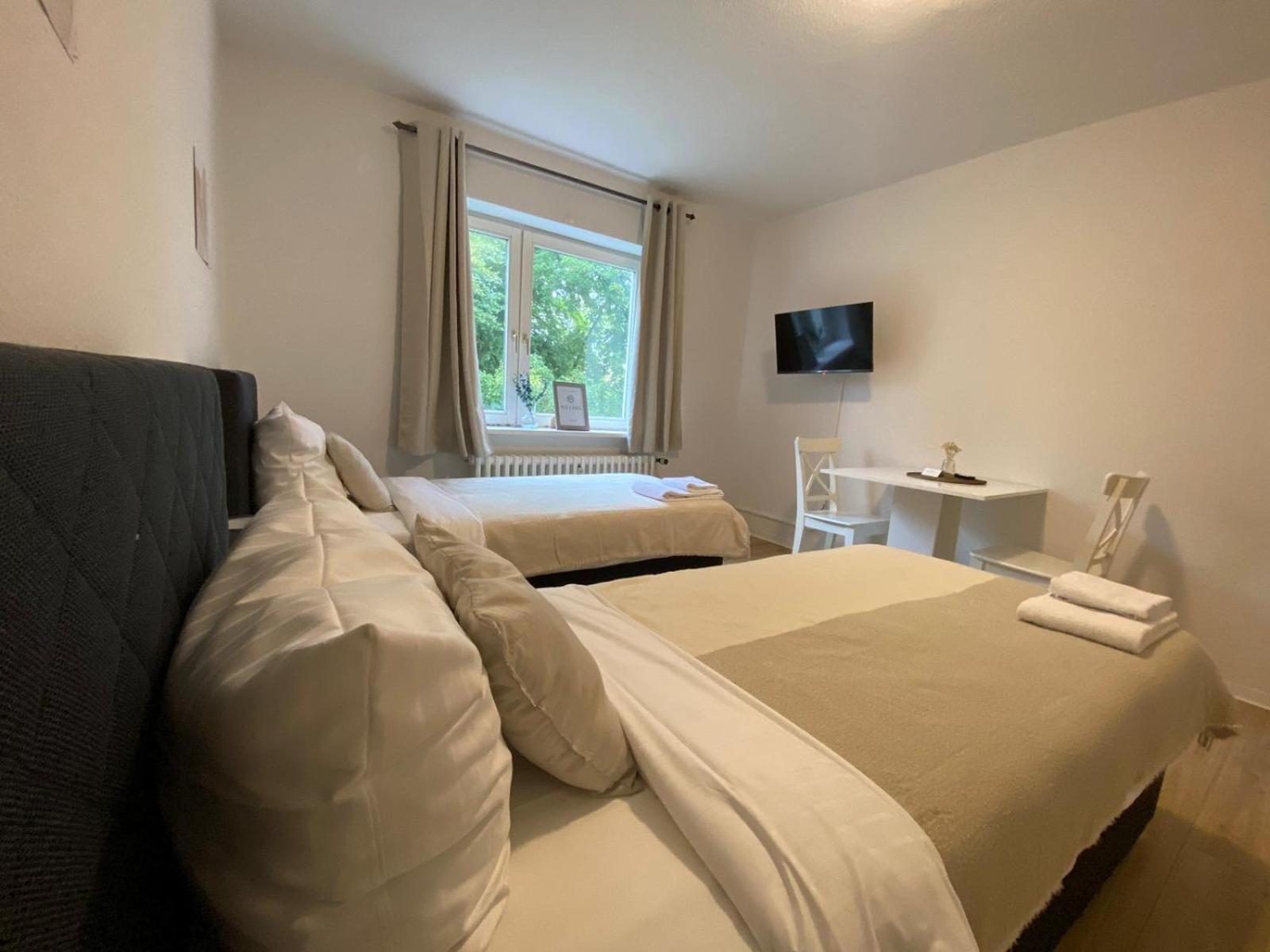 Zentrale 3-Zimmer Wohnung Mit Balkon - Perfekt Fuer Monteure Und Familien Neumünster Exterior foto